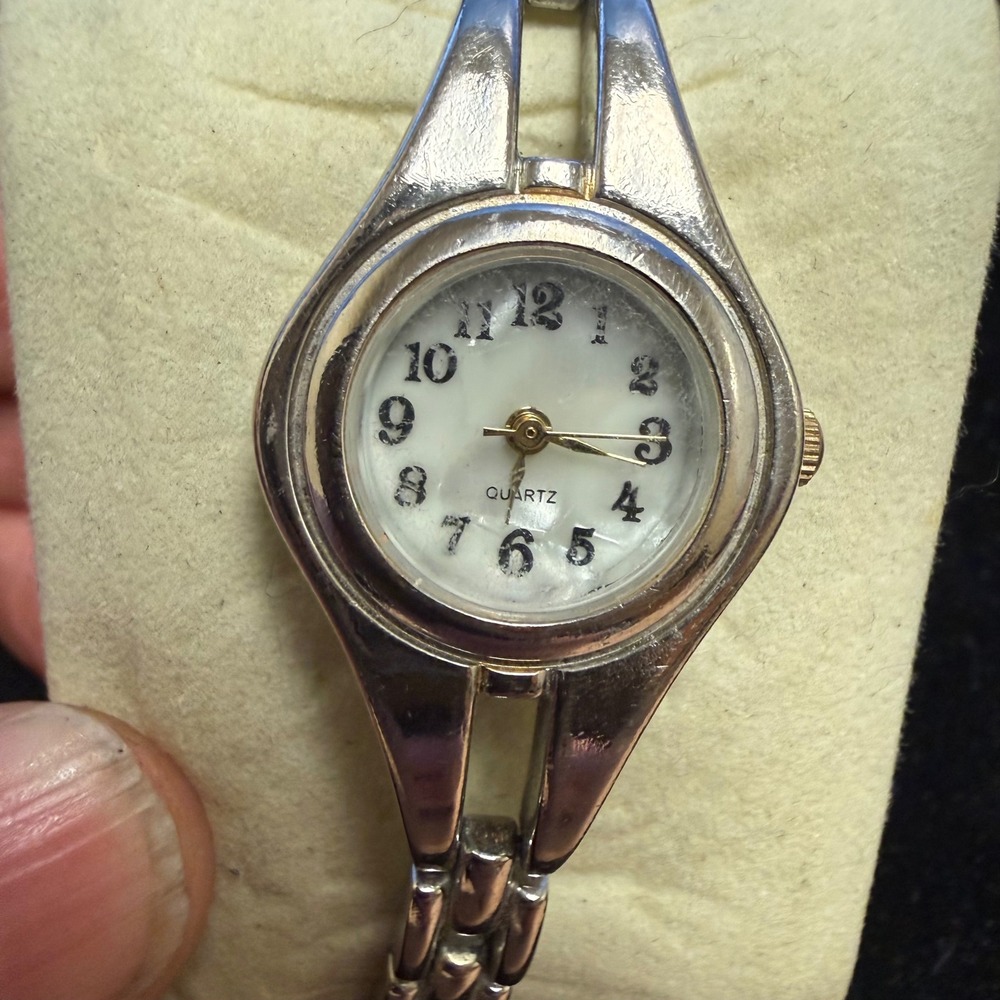 Silver Tone Quartz Watch Womens Link Bracelet Japan‎ Movement WORKS